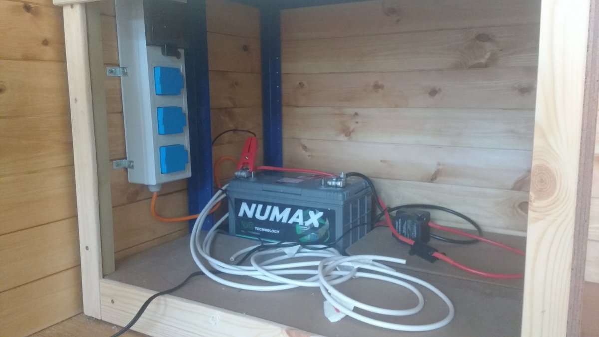 Leisure Battery & 240V Hookup